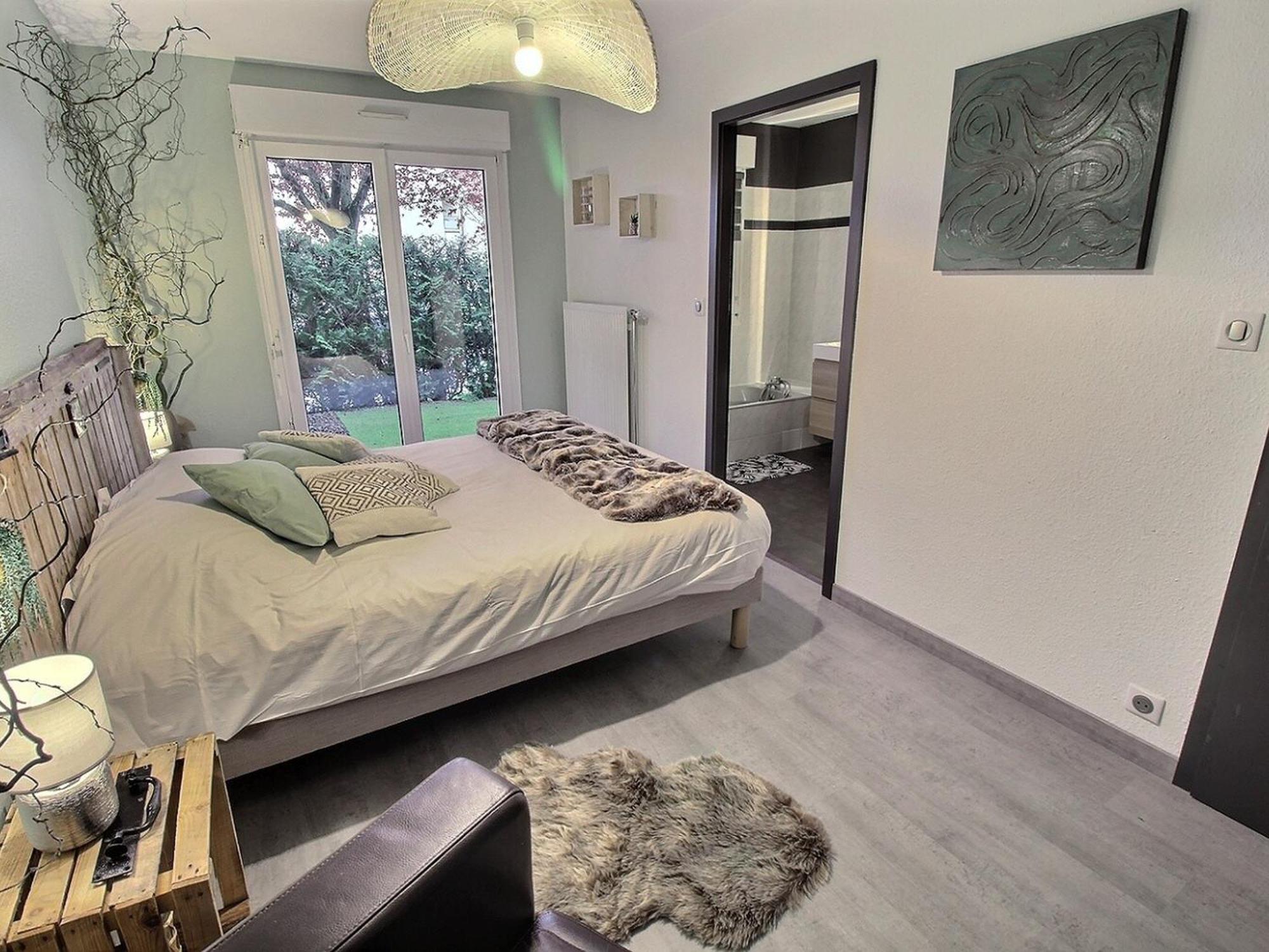 Appartement Avec Garage Et Terrasse Au Coeur De Colmar, Pres De La Route Des Vins D'alsace - Fr-1-722-6 *
