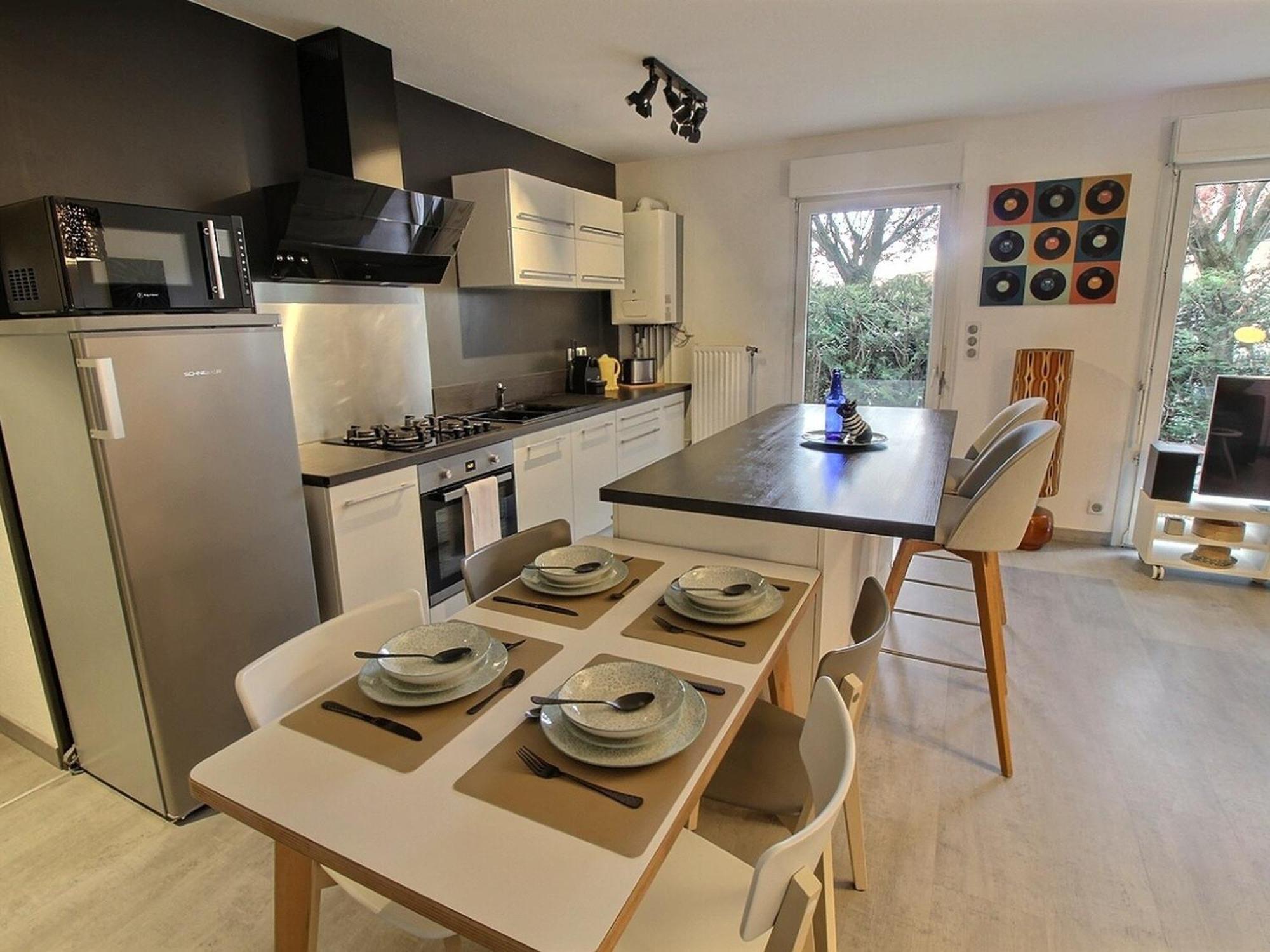 Apartment Avec Garage Et Terrasse Au Coeur De Colmar, Pres De La Route Des Vins D'alsace - Fr-1-722-6 Colmar