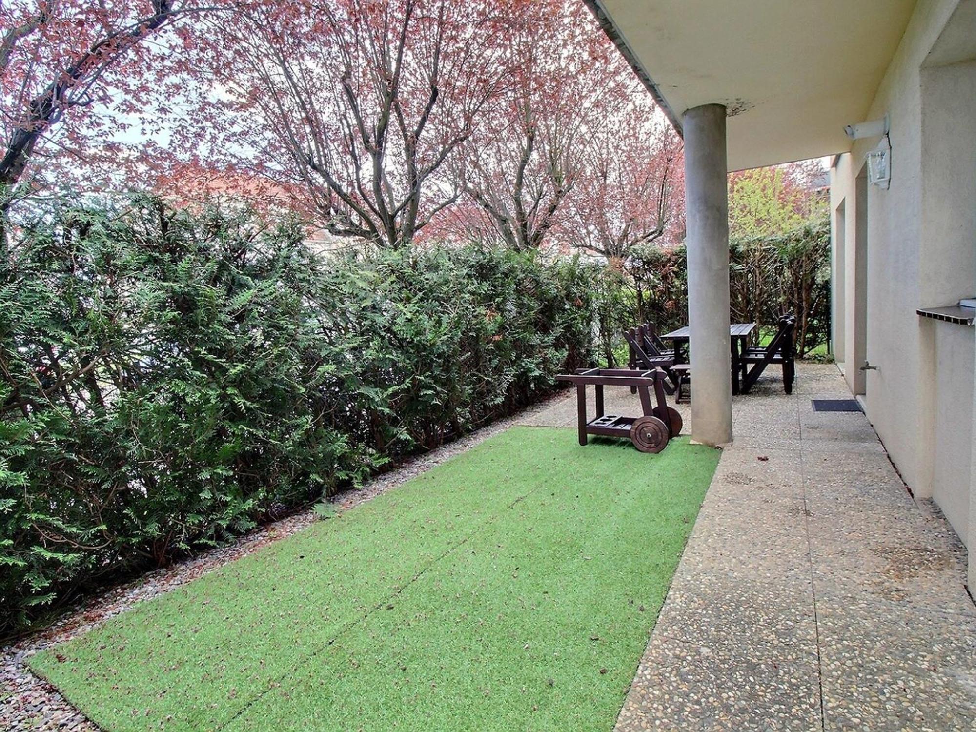 Avec Garage Et Terrasse Au Coeur De Colmar, Pres De La Route Des Vins D'alsace - Fr-1-722-6 Appartement *